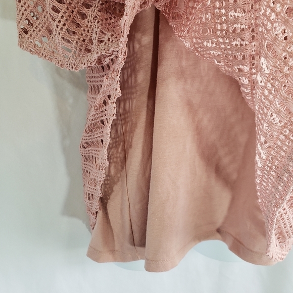 EUC Light Dusty Pink Crocheted Poncho Top w/Butterfly Sleeve Size L - Picture 4 of 6
